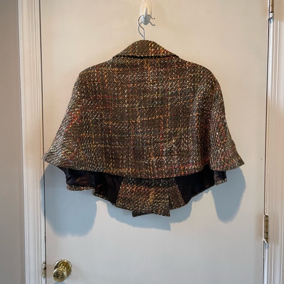 Kate Landry Cape - Picture 5 of 5